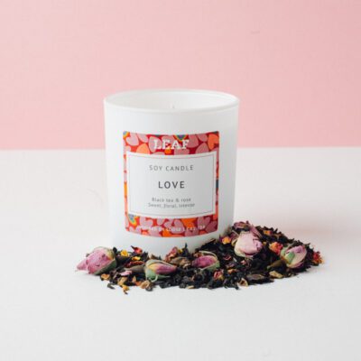 Leaf Valentines Day Love Candle with black tea and rose petal tea