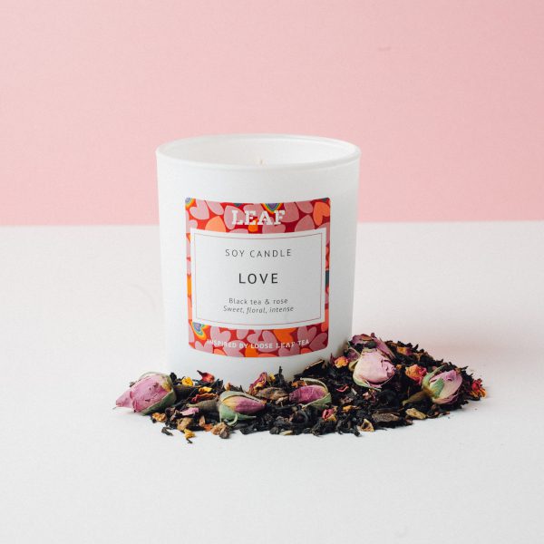 Leaf Valentines Day Love Candle with black tea and rose petal tea