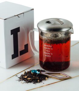 Leaf tea pot with infuser