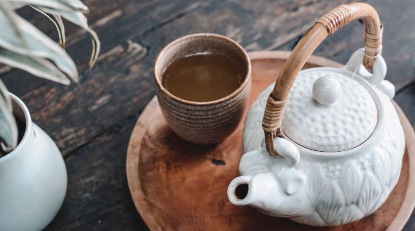 benefits of peppermint tea in a pot