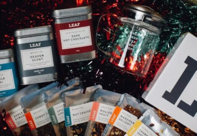 Luxury Leaf Tea Christmas Hamper with tinned loose leaf tea.