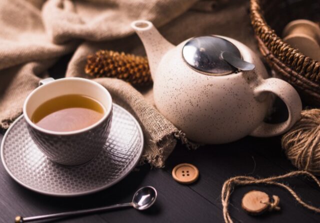 Teapot and tea
